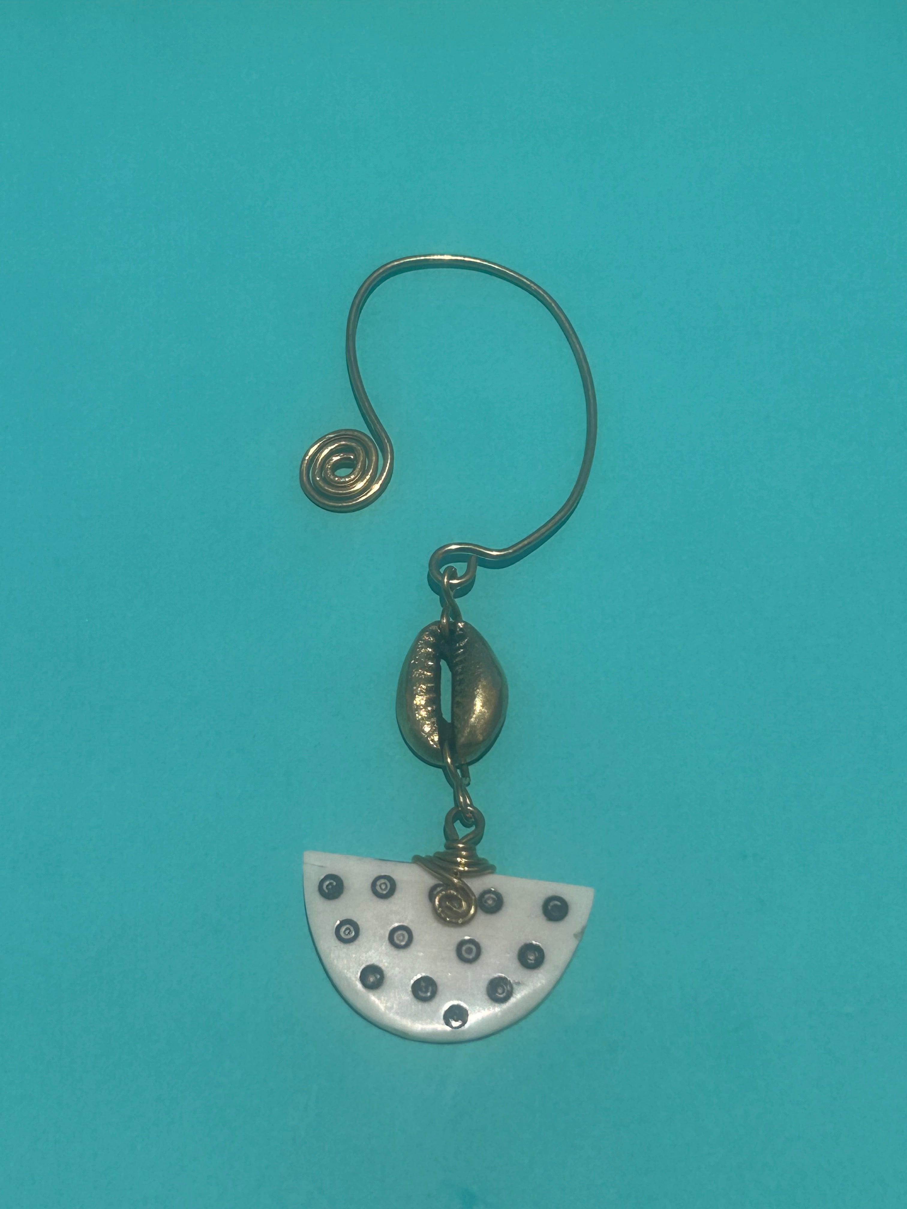 Gold Cowrie Fan Ear-cuff